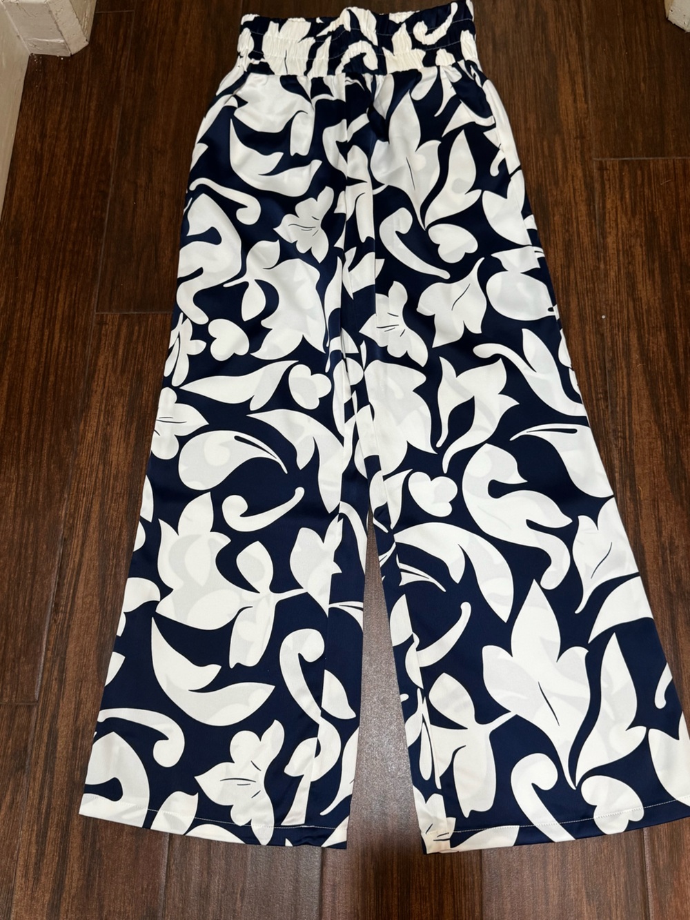 Sincerely Jules Navy and White Floral Stretch Pants